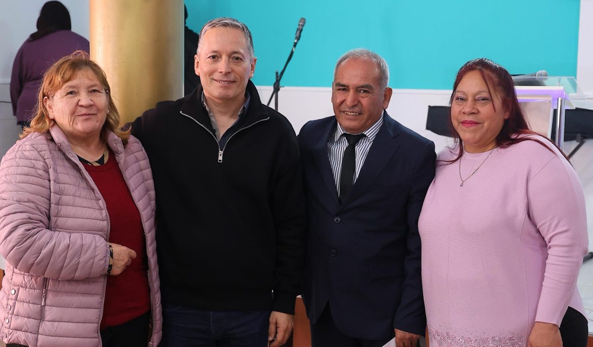FERNANDO GRAY PARTICIPÓ DE LA CELEBRACIÓN POR LOS 24 AÑOS DE LA IGLESIA TIEMPO DE CAMBIO