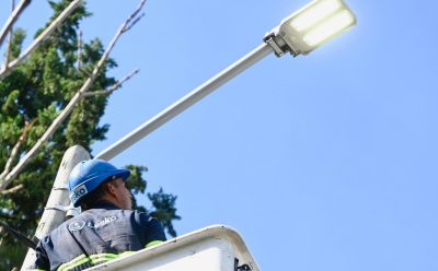 CANNING: EL MUNICIPIO DE ESTEBAN ECHEVERRÍA AVANZA EN LA INSTALACIÓN Y EL REEMPLAZO DE LUMINARIAS LED EN LA VÍA PÚBLICA