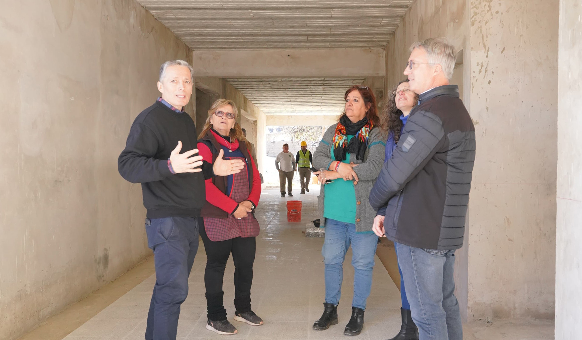 CANNING: FERNANDO GRAY RECORRIÓ LA OBRA DEL NUEVO EDIFICIO DE LA ESCUELA SECUNDARIA N° 26