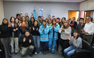 FERNANDO GRAY FIRMÓ EL PASE A PLANTA PERMANENTE DE 30 EMPLEADAS Y EMPLEADOS MUNICIPALES