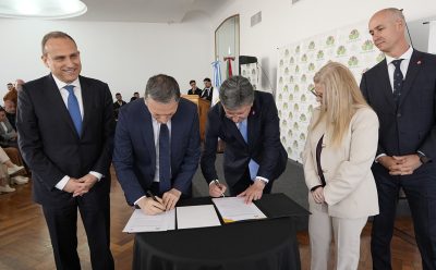 FERNANDO GRAY FIRMÓ UN CONVENIO DE HERMANAMIENTO ENTRE EL MUNICIPIO DE ESTEBAN ECHEVERRÍA Y LA CIUDAD PORTUGUESA DE VIANA DO CASTELO