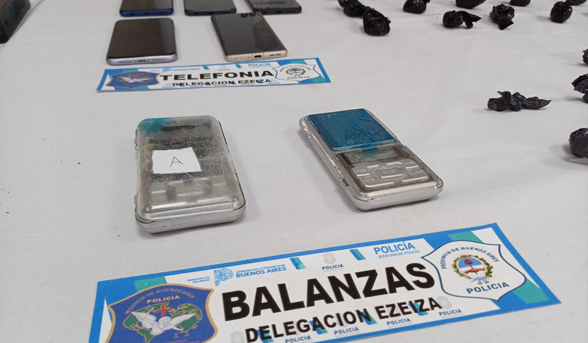 MONTE GRANDE: DETIENEN A TRES PERSONAS POR TENENCIA Y COMERCIALIZACIÓN DE ESTUPEFACIENTES
