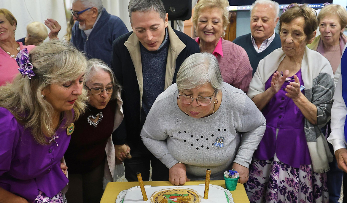 MONTE GRANDE: FERNANDO GRAY ESTUVO PRESENTE EN EL 45° ANIVERSARIO DEL CENTRO DE JUBILADOS Y PENSIONADOS ESTEBAN ECHEVERRÍA