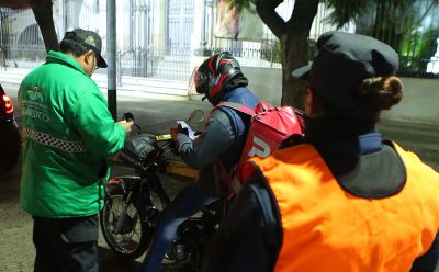 SE REALIZÓ UN NUEVO OPERATIVO DE SEGURIDAD Y CONTROL VEHICULAR EN LA PLAZA MITRE DE MONTE GRANDE