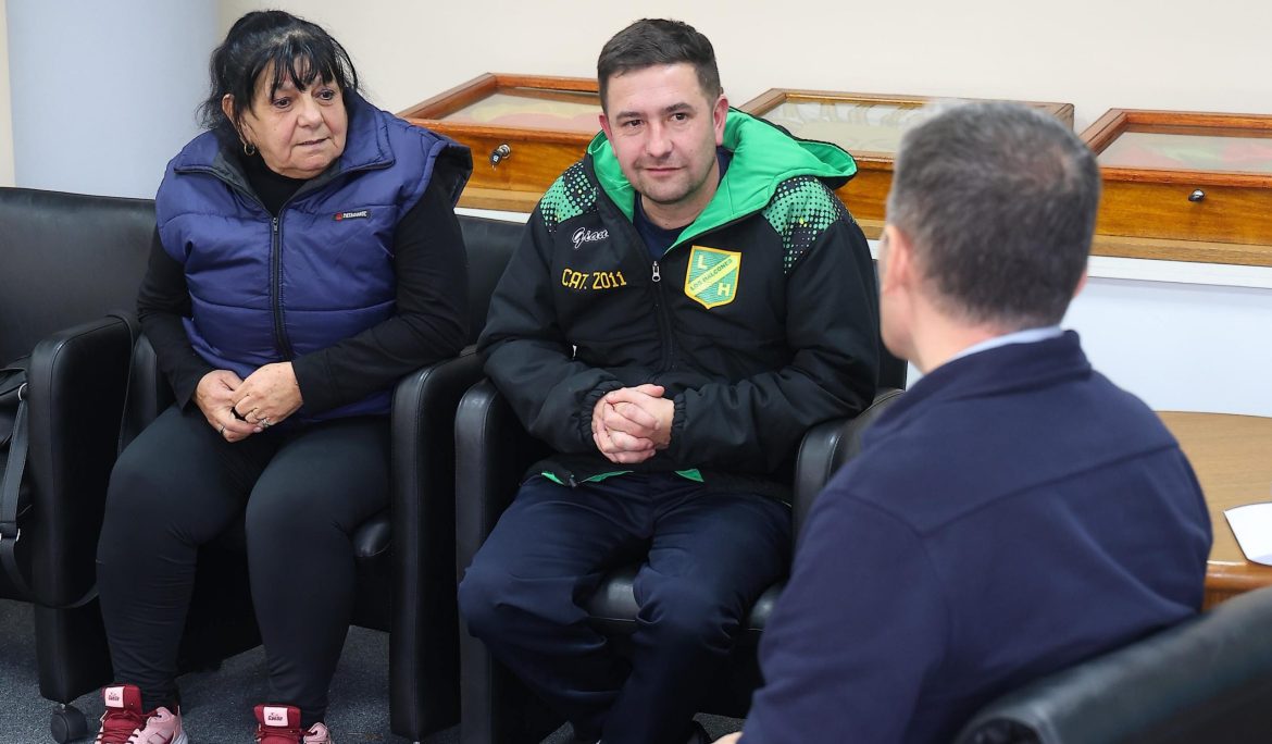 FERNANDO GRAY SE REUNIÓ CON LAS AUTORIDADES DEL CLUB LOS HALCONES DE EL JAGÜEL