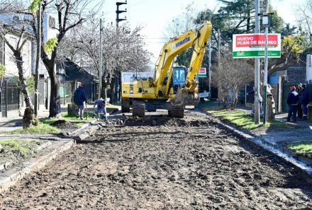 MONTE GRANDE: CONTINÚAN LAS OBRAS DE BACHEO