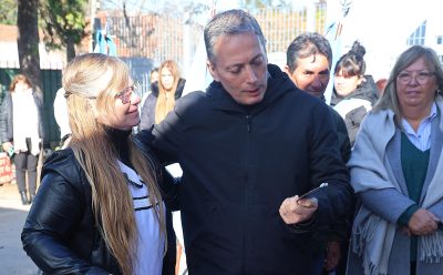 FERNANDO GRAY PARTICIPÓ DEL ACTO DE IMPOSICIÓN DE NOMBRE DE LA ESCUELA SECUNDARIA N° 43