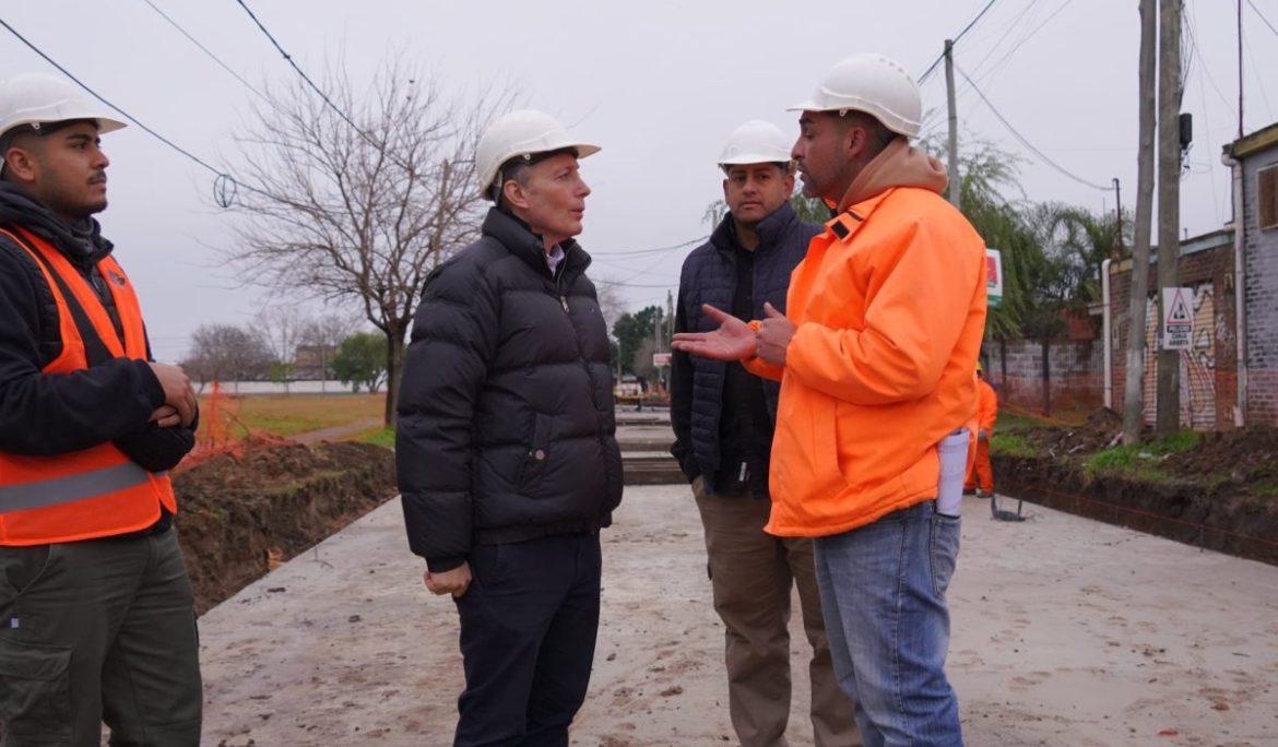 MONTE GRANDE: FERNANDO GRAY RECORRIÓ LA OBRA DE PAVIMENTACIÓN Y REPAVIMENTACIÓN EN HORMIGÓN DE ALTA RESISTENCIA EN LA CALLE MARXER