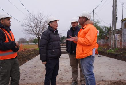 MONTE GRANDE: FERNANDO GRAY RECORRIÓ LA OBRA DE PAVIMENTACIÓN Y REPAVIMENTACIÓN EN HORMIGÓN DE ALTA RESISTENCIA EN LA CALLE MARXER