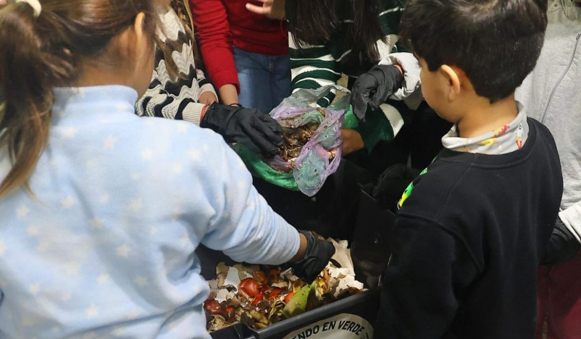 FONDO DE JUVENTUD Y ACCIÓN CLIMÁTICA DE BLOOMBERG PHILANTHROPIES: PARTE JUVENTUD COMENZÓ A TRABAJAR EN EL TALLER DE COMPOST PARA VECINAS Y VECINOS