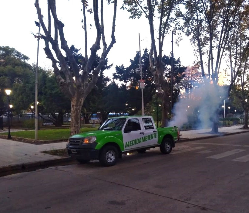CONTINÚAN LAS TAREAS DE FUMIGACIÓN EN EL DISTRITO