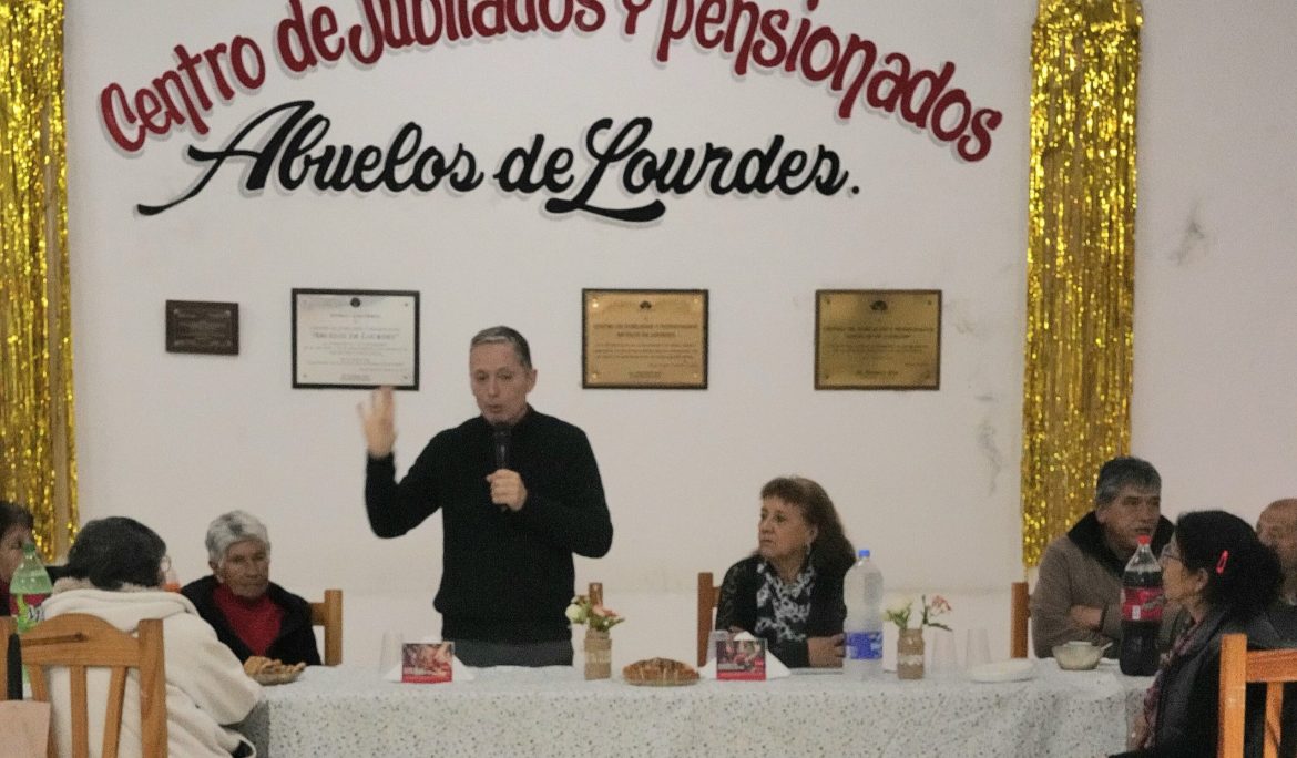 FERNANDO GRAY ASISTIÓ AL 21° ANIVERSARIO DEL CENTRO DE JUBILADOS Y PENSIONADOS CLUB ABUELOS DE LOURDES