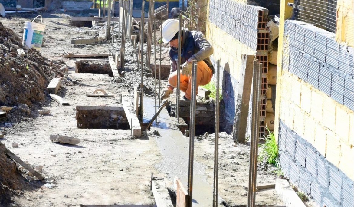 AVANZA LA CONSTRUCCIÓN DE UN TECHO PARABÓLICO EN EL CLUB SOCIAL Y DEPORTIVO 19 DE AGOSTO EN MONTE GRANDE SUR