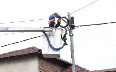 EL MUNICIPIO AVANZA CON LA COLOCACIÓN DE LUMINARIAS LED EN EL DISTRITO