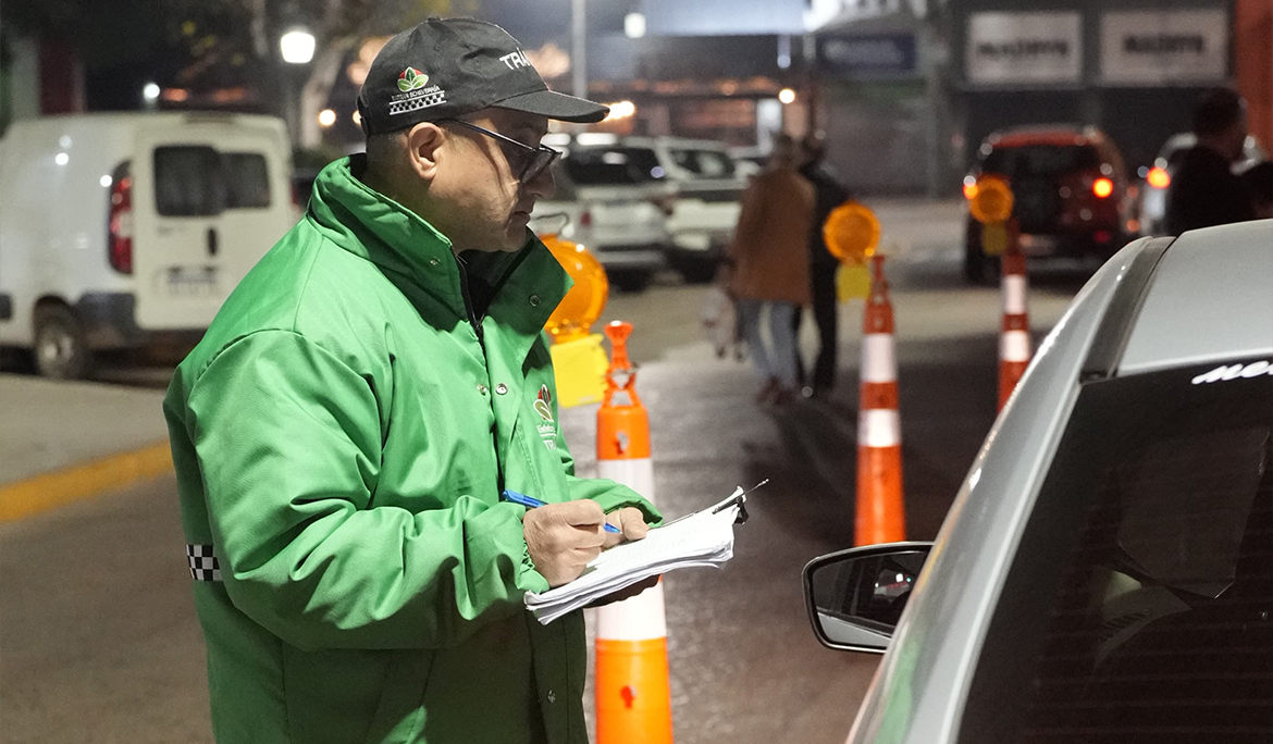 MONTE GRANDE: OPERATIVO DE SEGURIDAD Y CONTROL VEHICULAR EN LA PLAZA MITRE