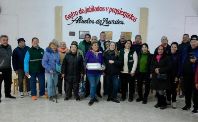 MONTE GRANDE SUR: MAGUI GRAY VISITÓ EL CENTRO DE JUBILADOS Y PENSIONADOS CLUB ABUELOS DE LOURDES EN BARRIO GRANDE