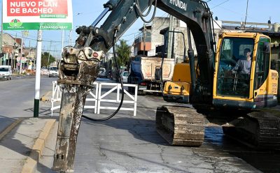 OBRAS DE BACHEO SOBRE LA AVENIDA OLIVER