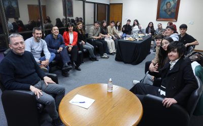 FERNANDO GRAY SE REUNIÓ CON REPRESENTANTES DE CENTROS DE ESTUDIANTES DE ESCUELAS SECUNDARIAS DEL DISTRITO