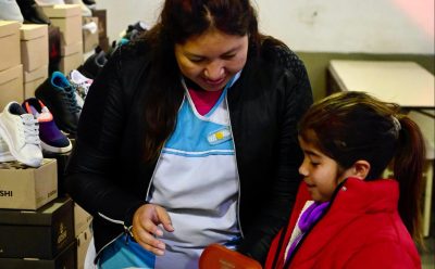 PROGRAMA ECHEverRÍA: EL MUNICIPIO ENTREGÓ 604 ANTEOJOS A CHICAS Y CHICOS CON DIFICULTADES EN LA VISIÓN DE DOS ESCUELAS DE MONTE GRANDE