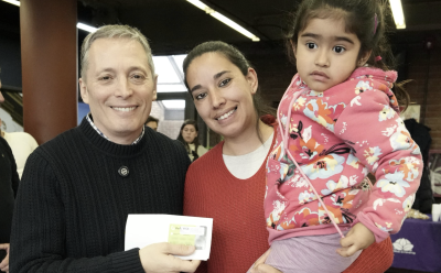 FERNANDO GRAY ENTREGÓ 73 TARJETAS DEL PLAN MÁS VIDA A VECINAS Y VECINOS
