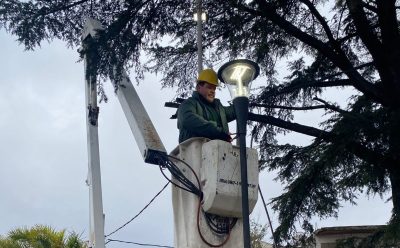 EL JAGÜEL: SIGUE LA COLOCACIÓN Y RENOVACIÓN DE LUMINARIAS LED EN CALLES Y AVENIDAS