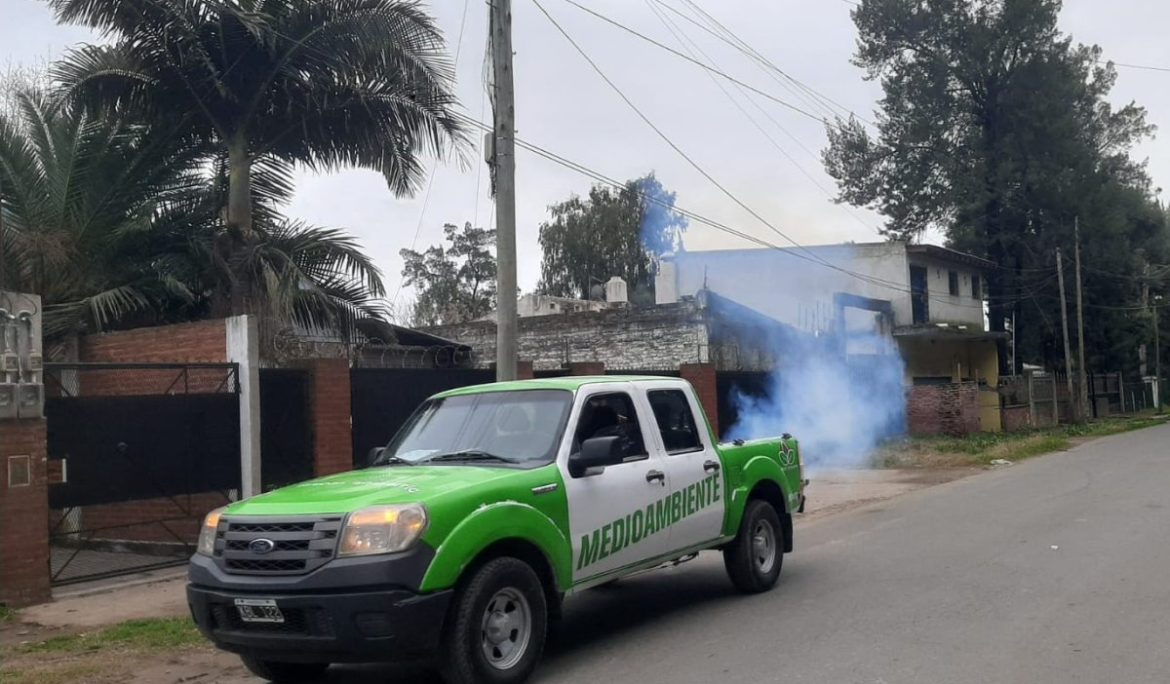 CONTINÚAN LAS TAREAS DE FUMIGACIÓN EN ESTEBAN ECHEVERRÍA