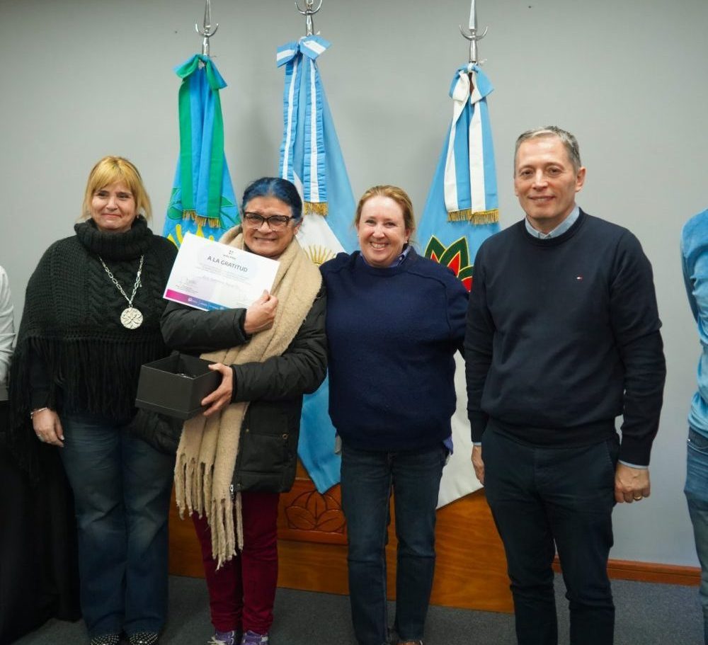 MAGUI GRAY REALIZÓ UN RECONOCIMIENTO A TRABAJADORAS VECINALES POR SUS TAREAS EN EL ACOMPAÑAMIENTO A LA COMUNIDAD