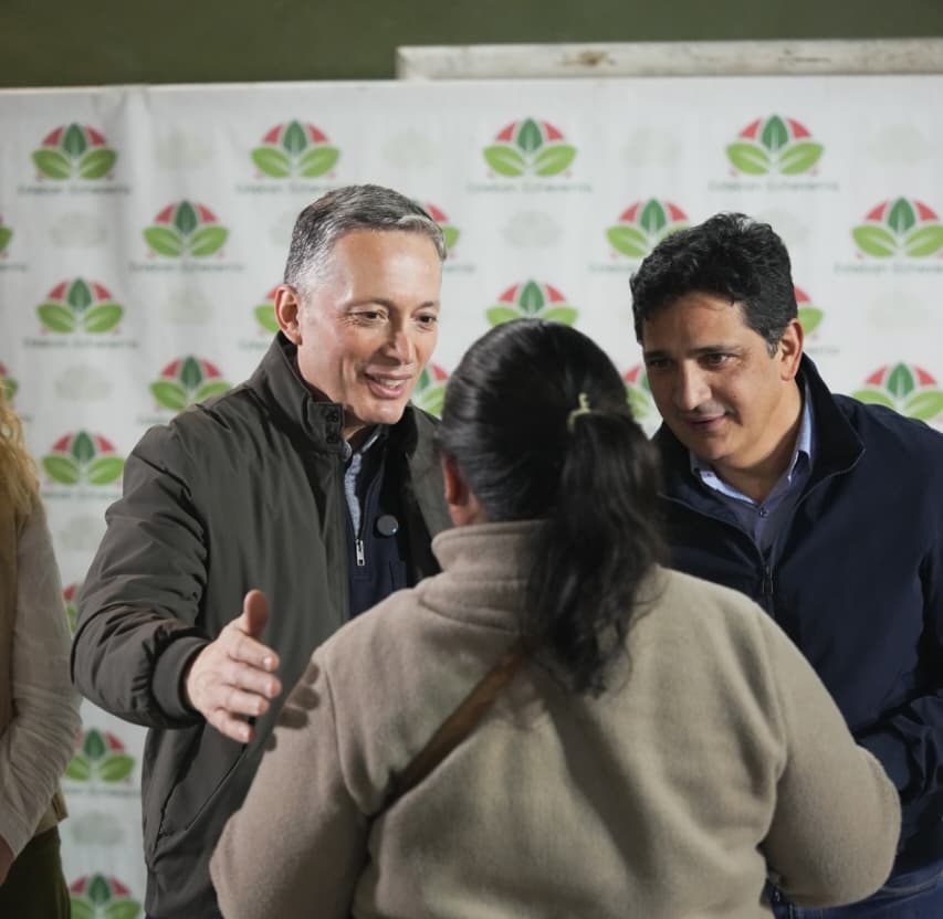 FERNANDO GRAY ENTREGÓ 250 PASES LIBRES MULTIMODALES A VECINAS Y VECINOS DE ESTEBAN ECHEVERRÍA