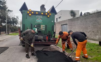 EL MUNICIPIO REALIZÓ OBRAS DE BACHEO EN LUIS GUILLÓN