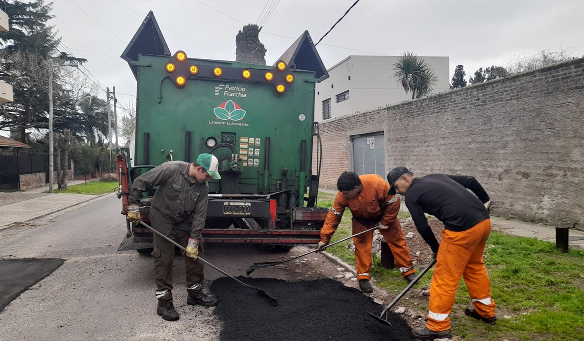 EL MUNICIPIO REALIZÓ OBRAS DE BACHEO EN LUIS GUILLÓN
