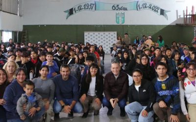 FERNANDO GRAY ENTREGÓ INSUMOS PARA LOS TALLERES DEL PROGRAMA ENVIÓN