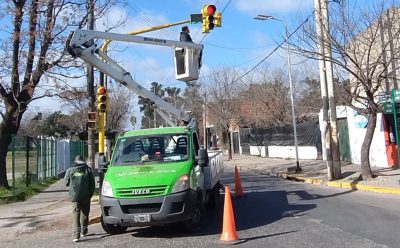 NUEVOS CONTADORES EN SEMÁFOROS INSTALADOS EN LUIS GUILLÓN
