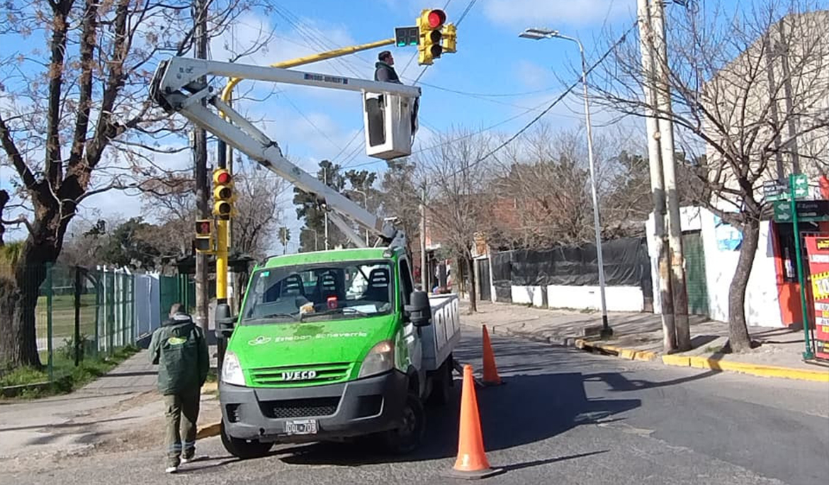 NUEVOS CONTADORES EN SEMÁFOROS INSTALADOS EN LUIS GUILLÓN