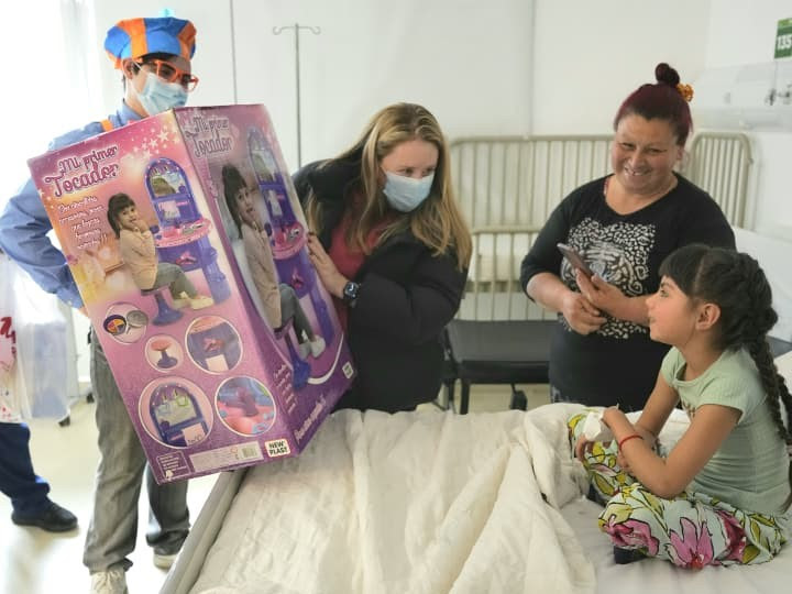MAGUI GRAY RECORRIO LAS ÁREAS DE PEDIATRÍA, NEONATOLOGÍA Y MATERNIDAD DEL HOSPITAL MUNICIPAL SANTAMARINA