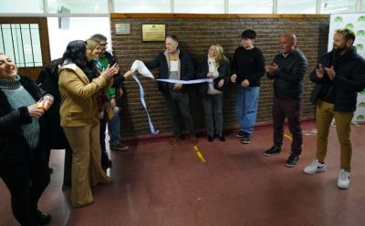 FERNANDO GRAY INAUGURÓ EL LABORATORIO DE LA ESCUELA SECUNDARIA N°1 DE MONTE GRANDE Y ENTREGÓ INSUMOS