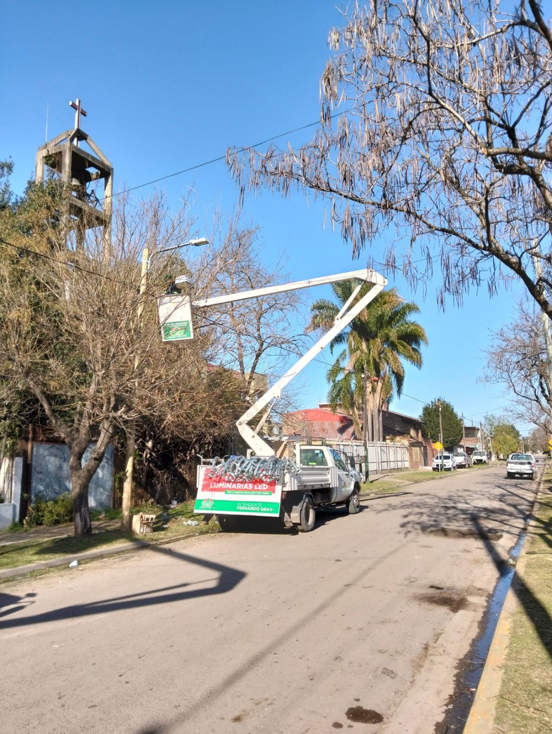 9 DE ABRIL: AVANZA LA INSTALACIÓN DE LUCES LED EN EL BARRIO PRIMERO DE MAYO