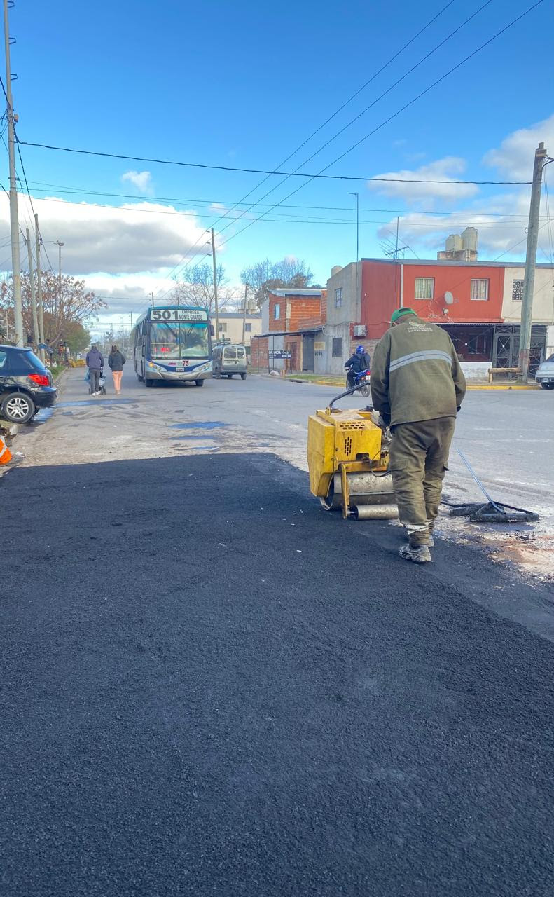 MONTE GRANDE: NUEVAS OBRAS DE BACHEO EN BARRIO FEDERAL
