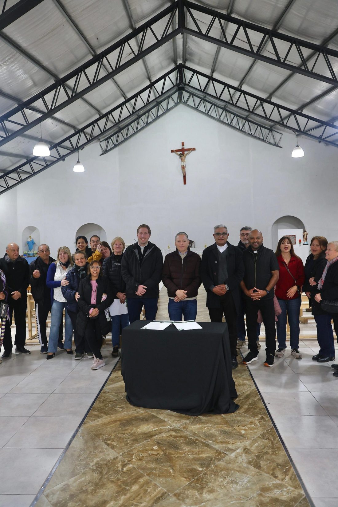 FERNANDO GRAY ENTREGÓ FORMALMENTE LAS TIERRAS DONDE FUNCIONA EL ORATORIO SAN EXPEDITO
