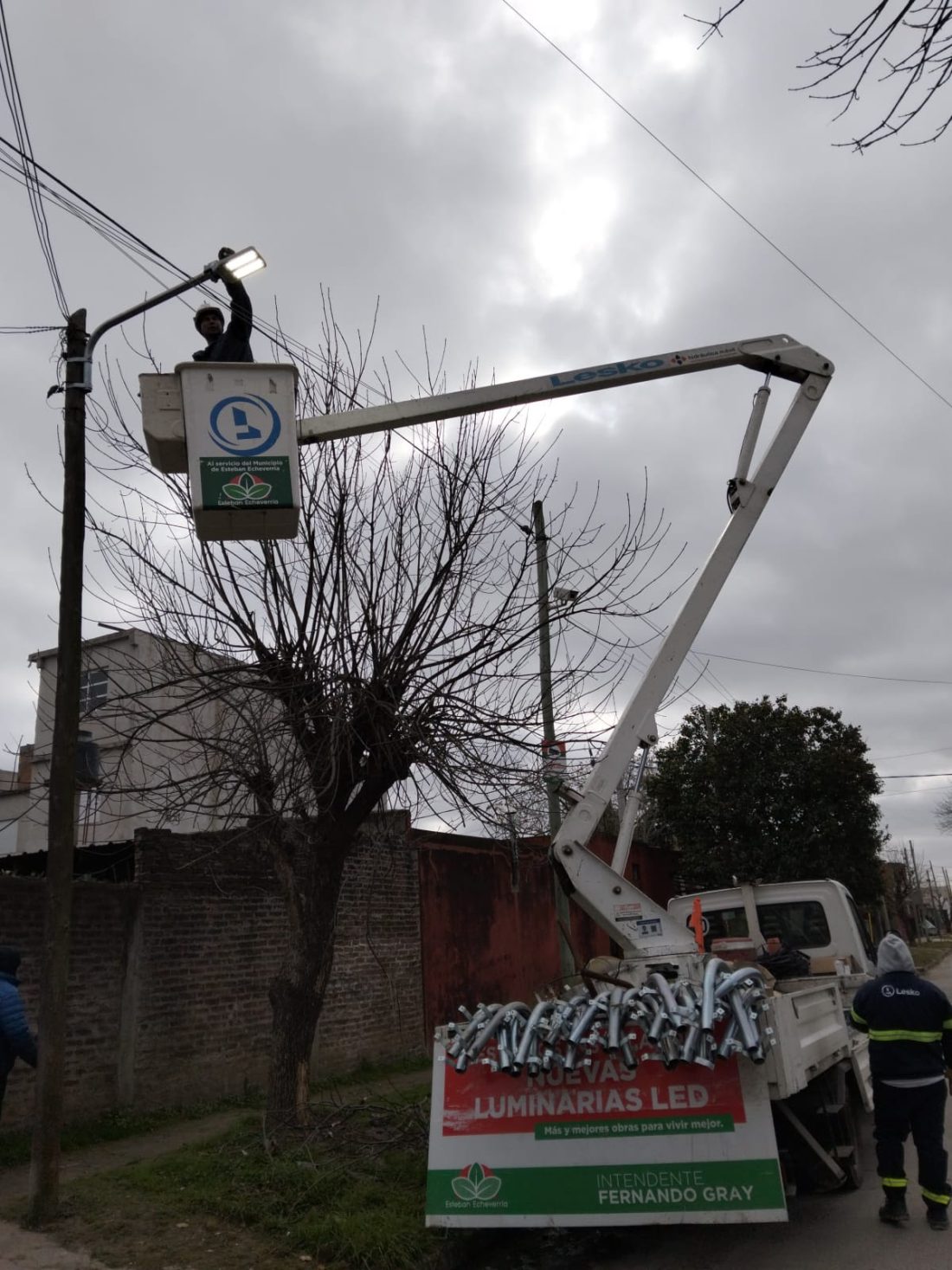EL MUNICIPIO AVANZA EN LA INSTALACIÓN DE LUCES LED EN EL DISTRITO