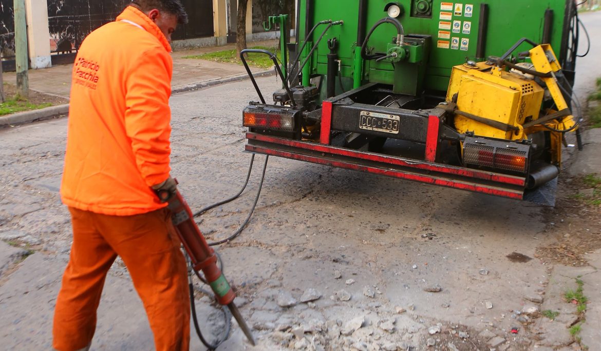 MONTE GRANDE: CONTINÚAN LAS TAREAS DE BACHEO