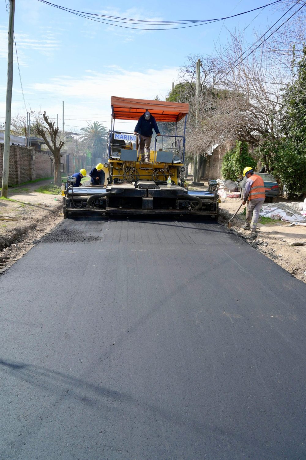 MONTE GRANDE SUR: SIGUEN AVANZANDO LAS OBRAS DE PAVIMENTACIÓN