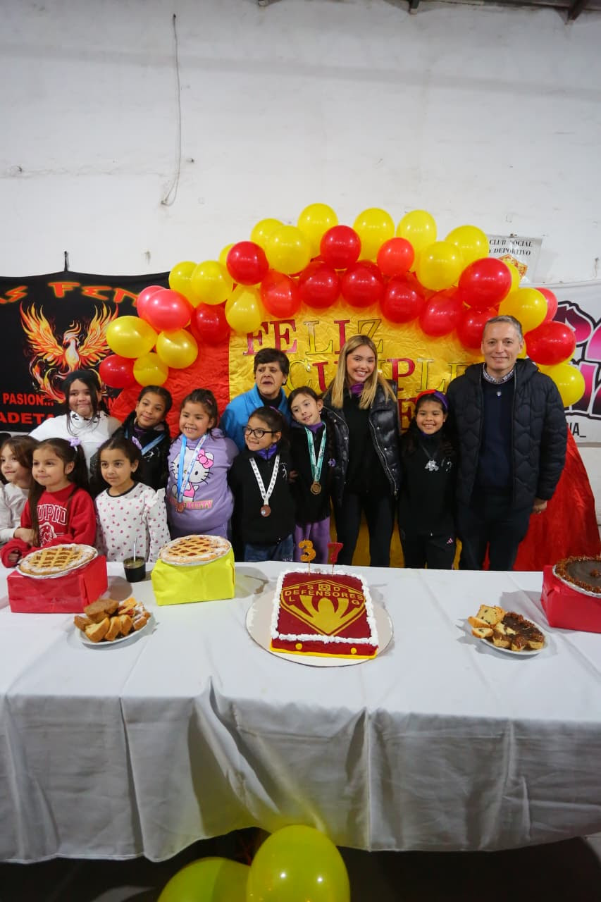 FERNANDO GRAY PARTICIPÓ DEL FESTEJO POR EL 37° ANIVERSARIO DEL CLUB SOCIAL Y DEPORTIVO DEFENSORES DE LUIS GUILLÓN