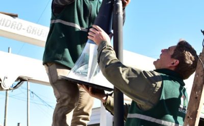 CONTINÚA LA INSTALACIÓN DE LUCES LED EN ESTEBAN ECHEVERRÍA