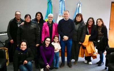 FERNANDO GRAY ENTREGÓ INSTRUMENTOS MUSICALES Y EQUIPAMIENTO AL CORO BETANIA DE MONTE GRANDE