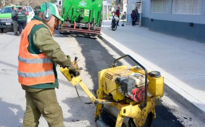 EL MUNICIPIO AVANZA CON LOS TRABAJOS DE BACHEO EN EL JAGÜEL