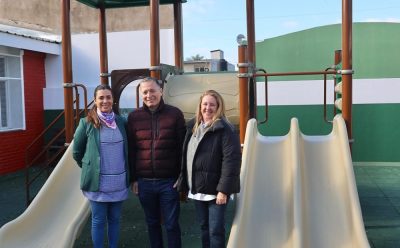 MONTE GRANDE: FERNANDO GRAY Y MAGUI GRAY PARTICIPARON DE LA INAUGURACIÓN DEL PATIO DE JUEGOS DEL JARDÍN DE INFANTES N° 906