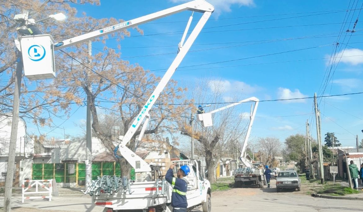 MONTE GRANDE SUR: INSTALACIÓN DE LUCES LED EN BARRIO GRANDE