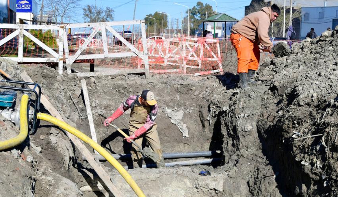 AVANZA LA CONSTRUCCIÓN DE UN CONDUCTO PLUVIAL EN LA AVENIDA OLIMPO, EN 9 DE ABRIL