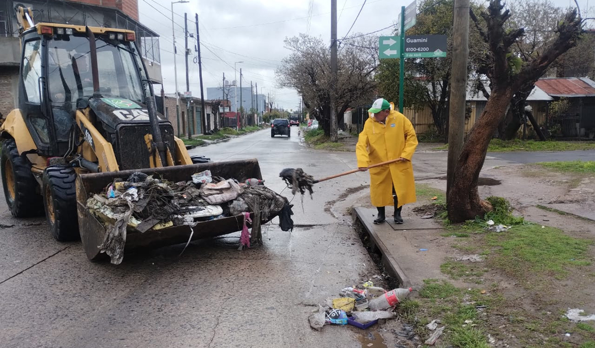 EL MUNICIPIO REALIZA TAREAS DE LIMPIEZA Y SANEAMIENTO ANTE LAS INTENSAS LLUVIAS