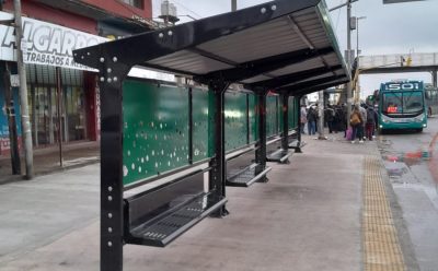 LUIS GUILLÓN: NUEVAS PARADAS DE COLECTIVOS FRENTE A LA UNIVERSIDAD DE LOMAS DE ZAMORA